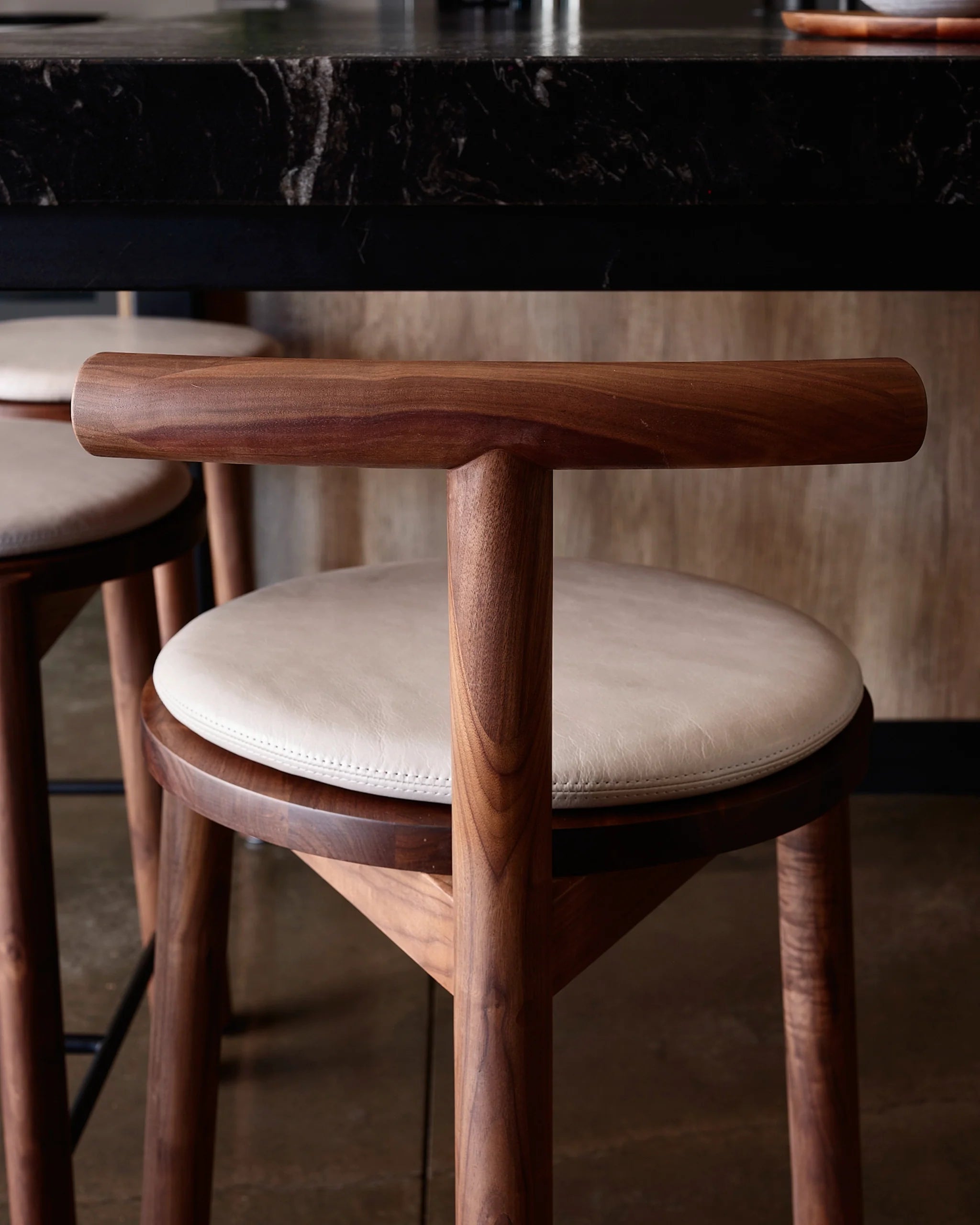 Tabouret de comptoir de cuisinière