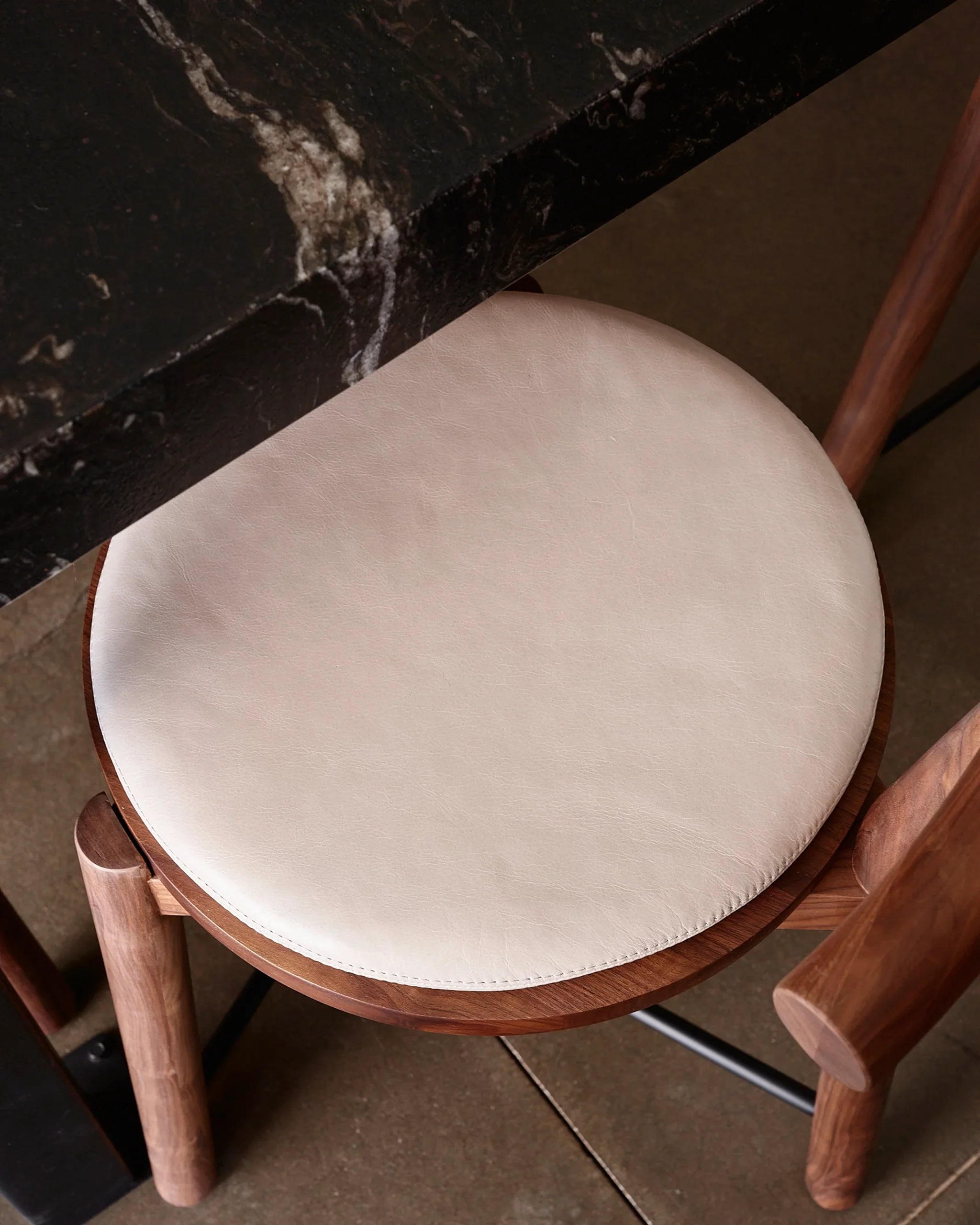 Tabouret de comptoir de cuisinière