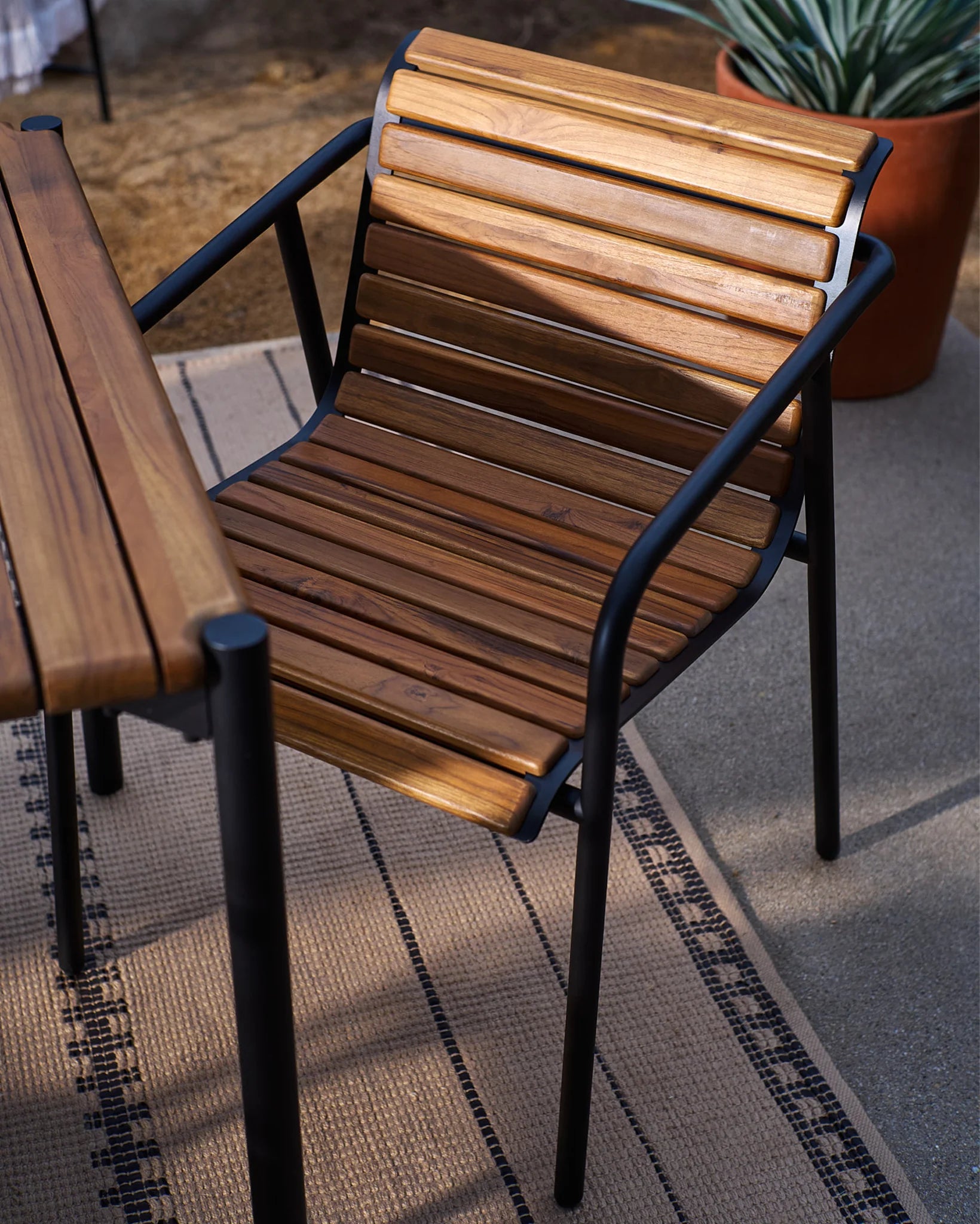 Chaise de salle à manger d'extérieur Strata