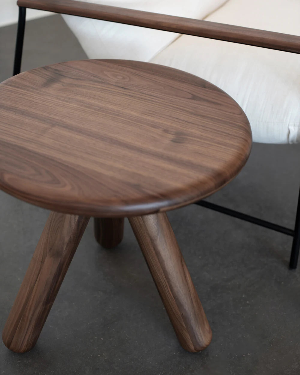 Table d'appoint en saule