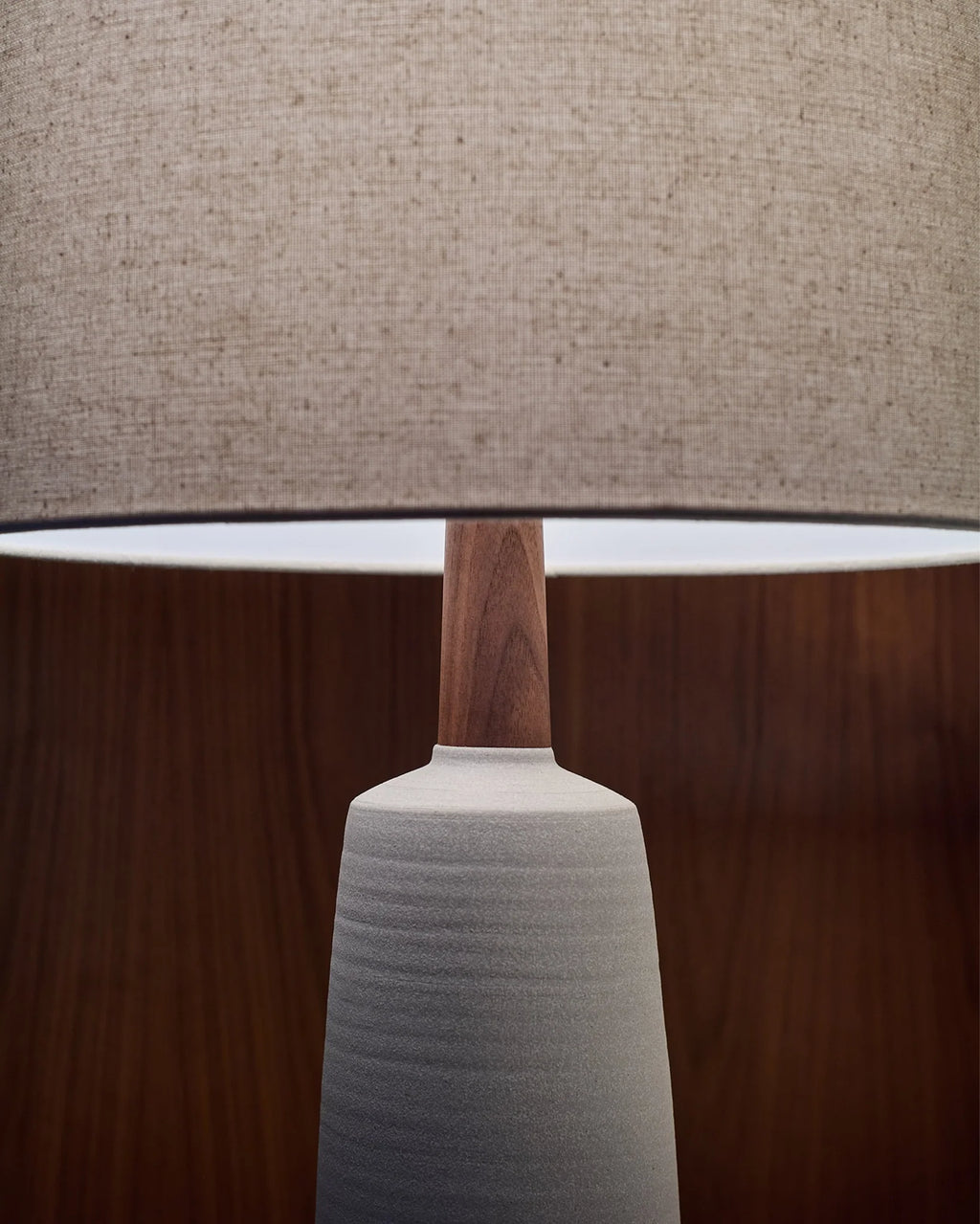 Lampe de table dorée