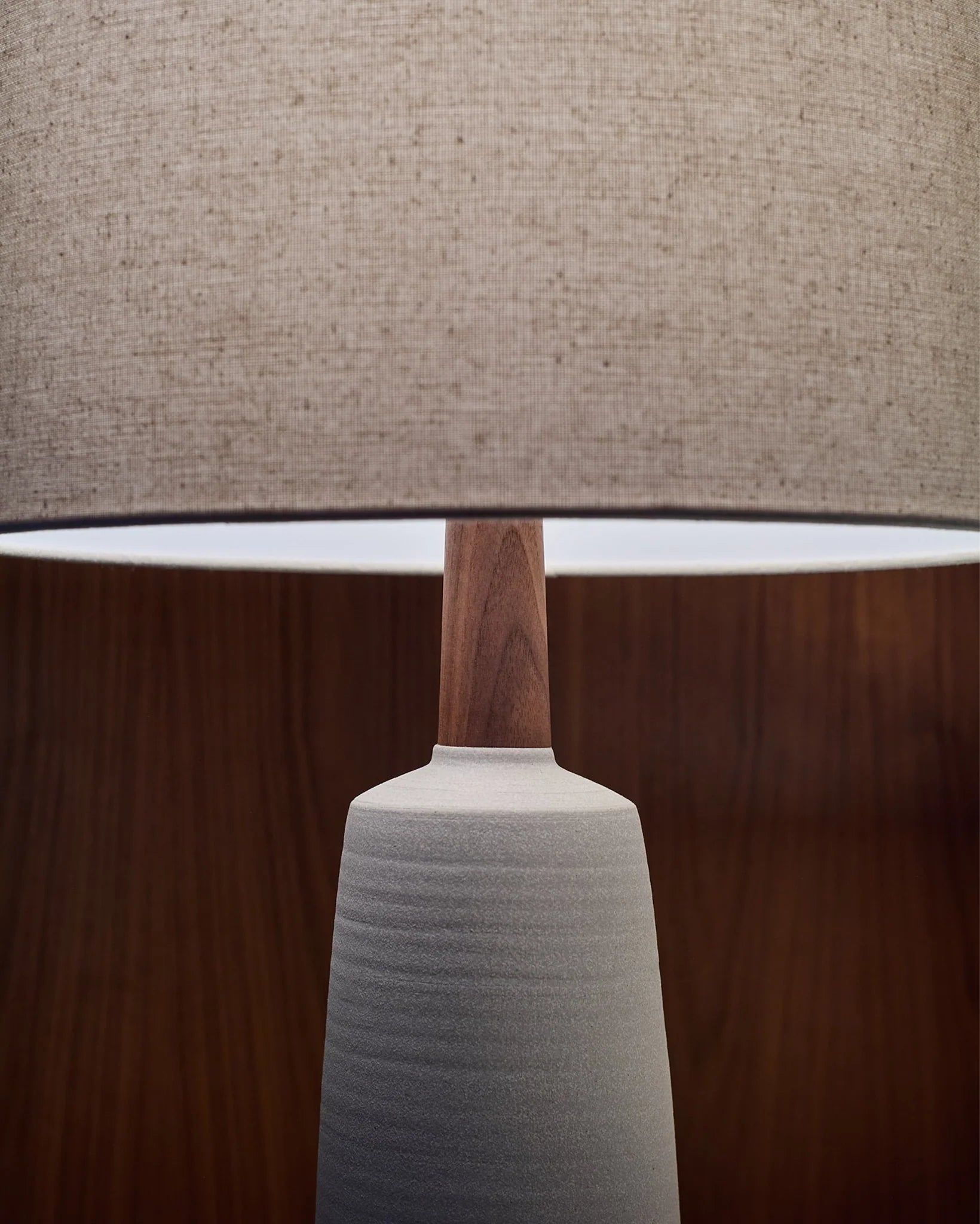 Lampe de table dorée