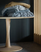 Table de salle à manger ronde à torsion